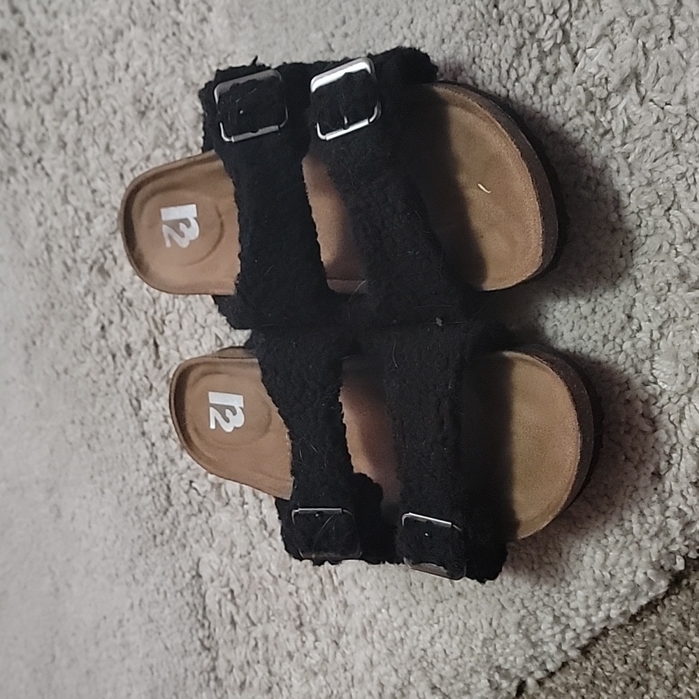 Sandles
